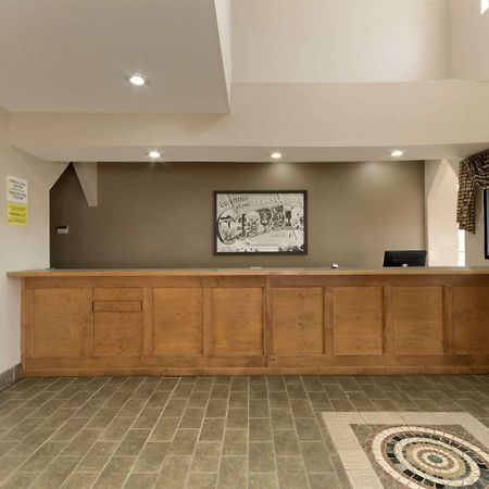 Super 8 By Wyndham Chatsworth/Dalton Экстерьер фото