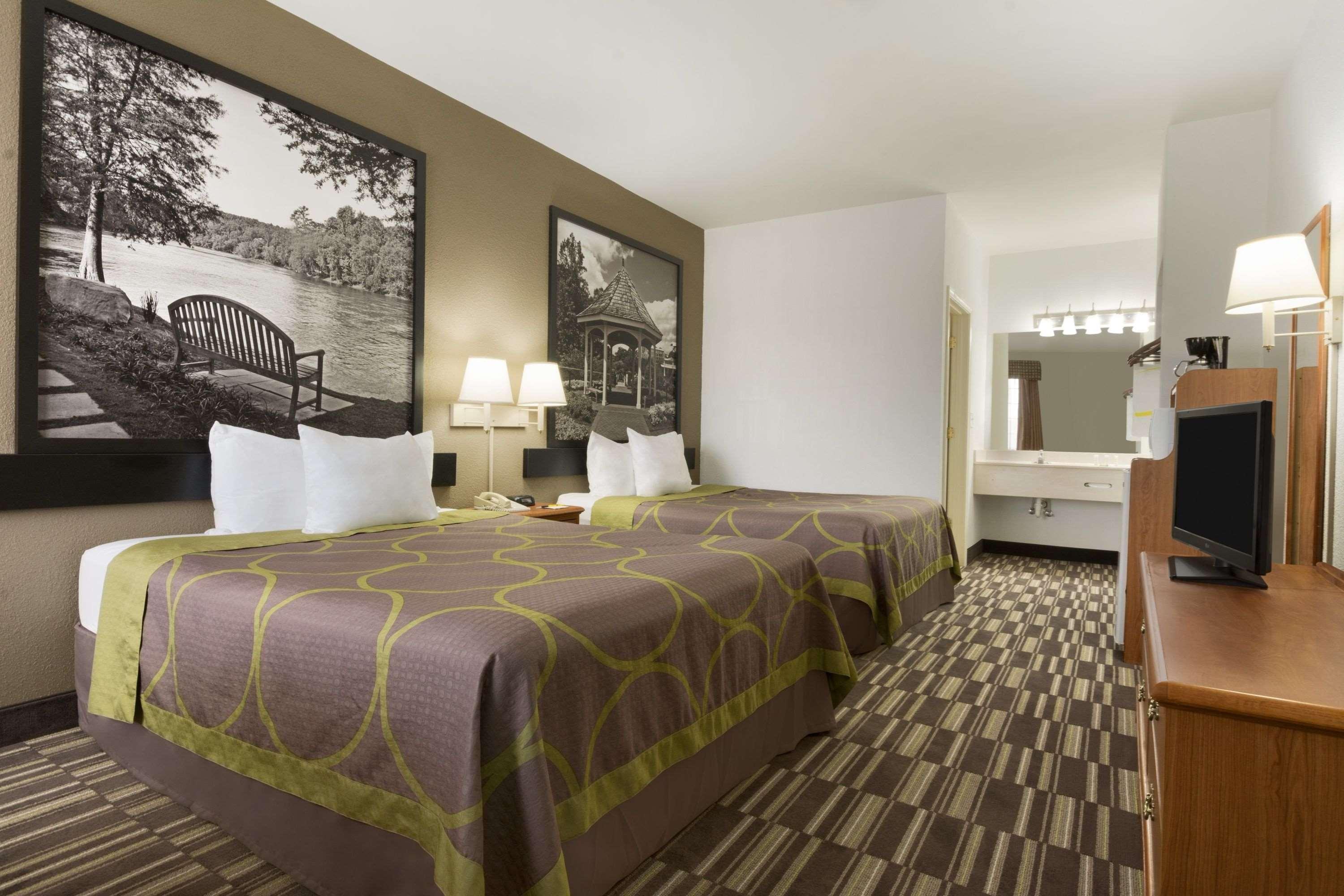 Super 8 By Wyndham Chatsworth/Dalton Экстерьер фото