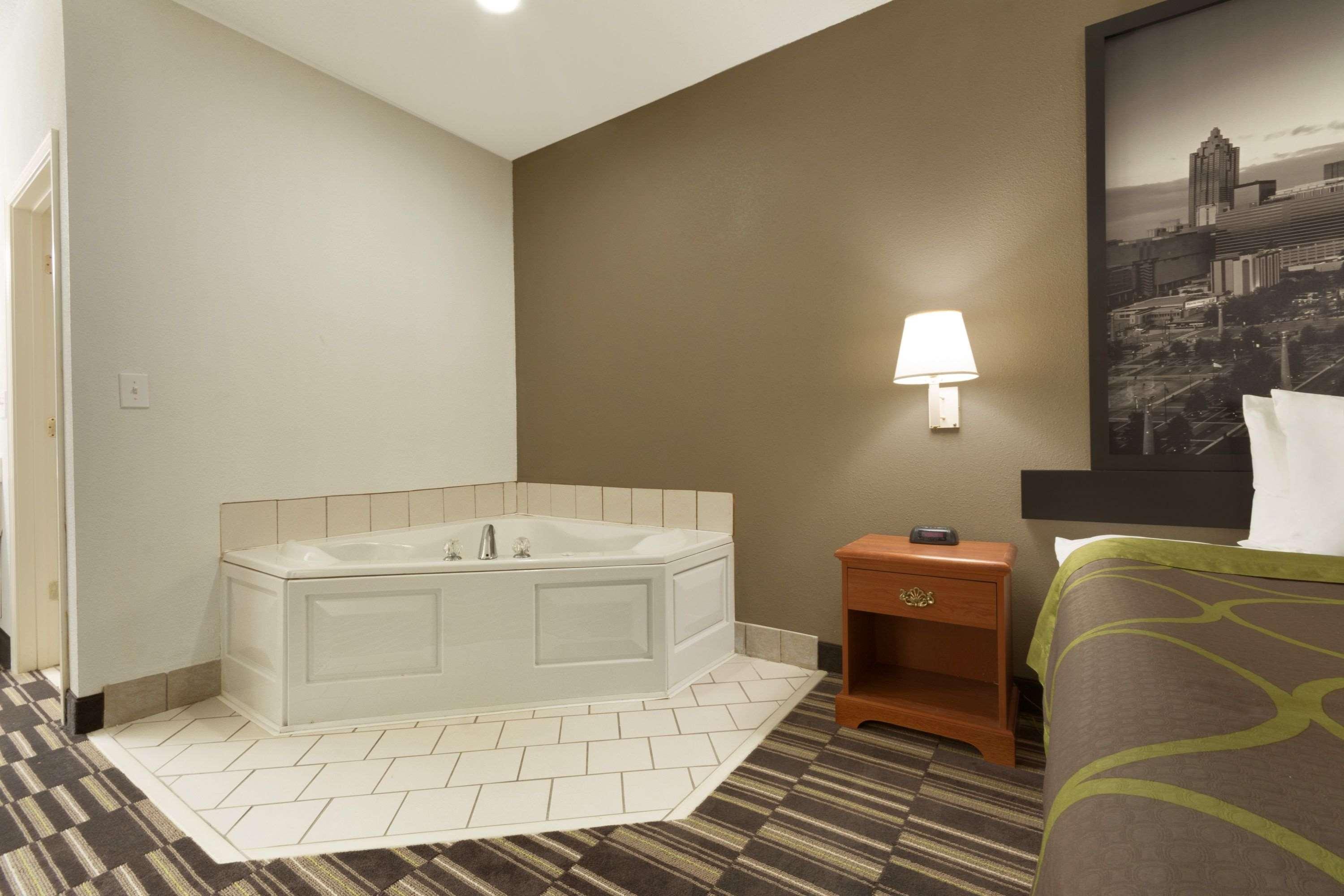 Super 8 By Wyndham Chatsworth/Dalton Экстерьер фото