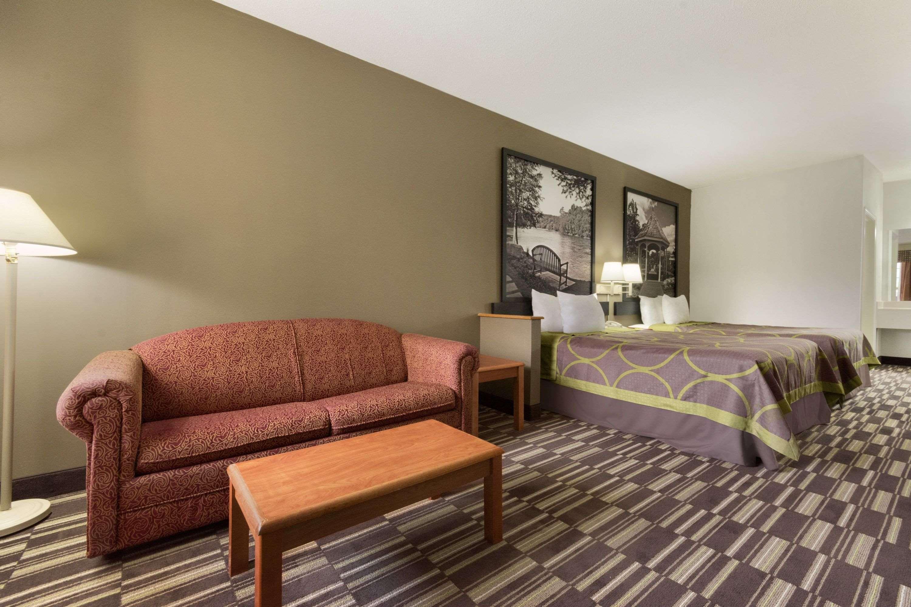 Super 8 By Wyndham Chatsworth/Dalton Экстерьер фото
